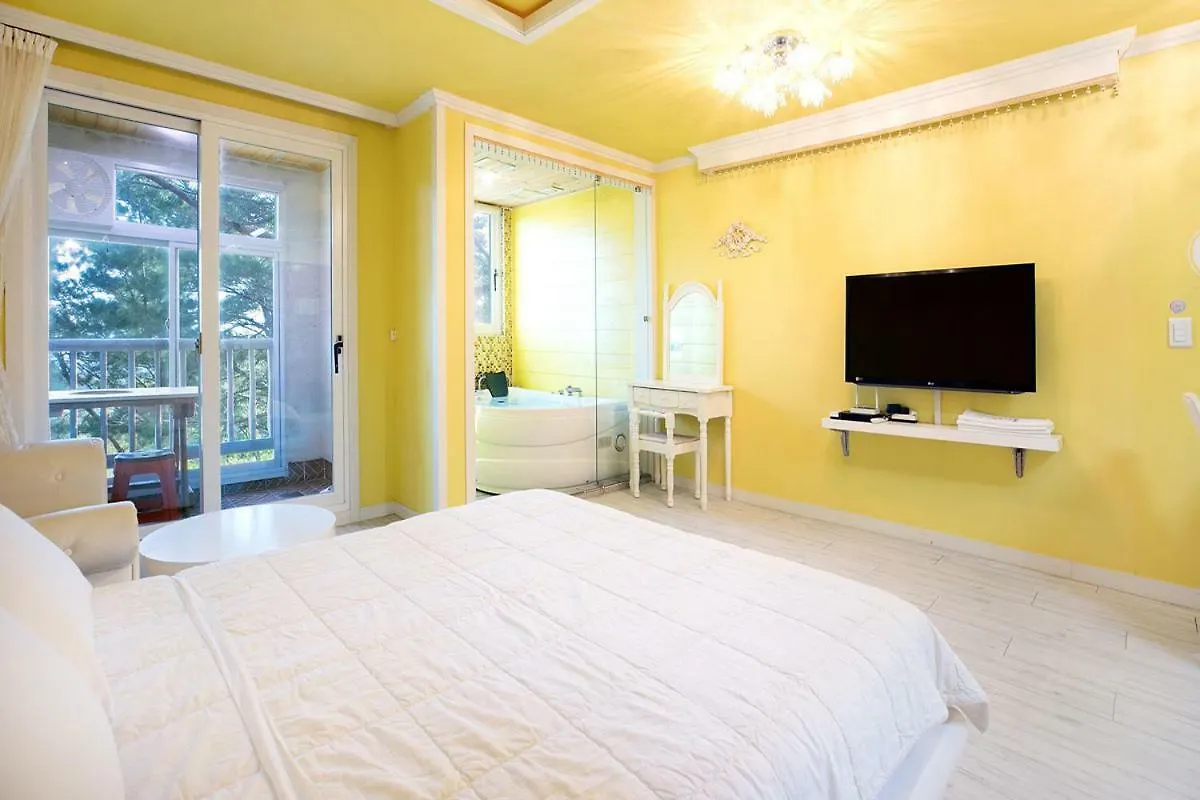 Holiday home Gyeongju Montmartre Pension