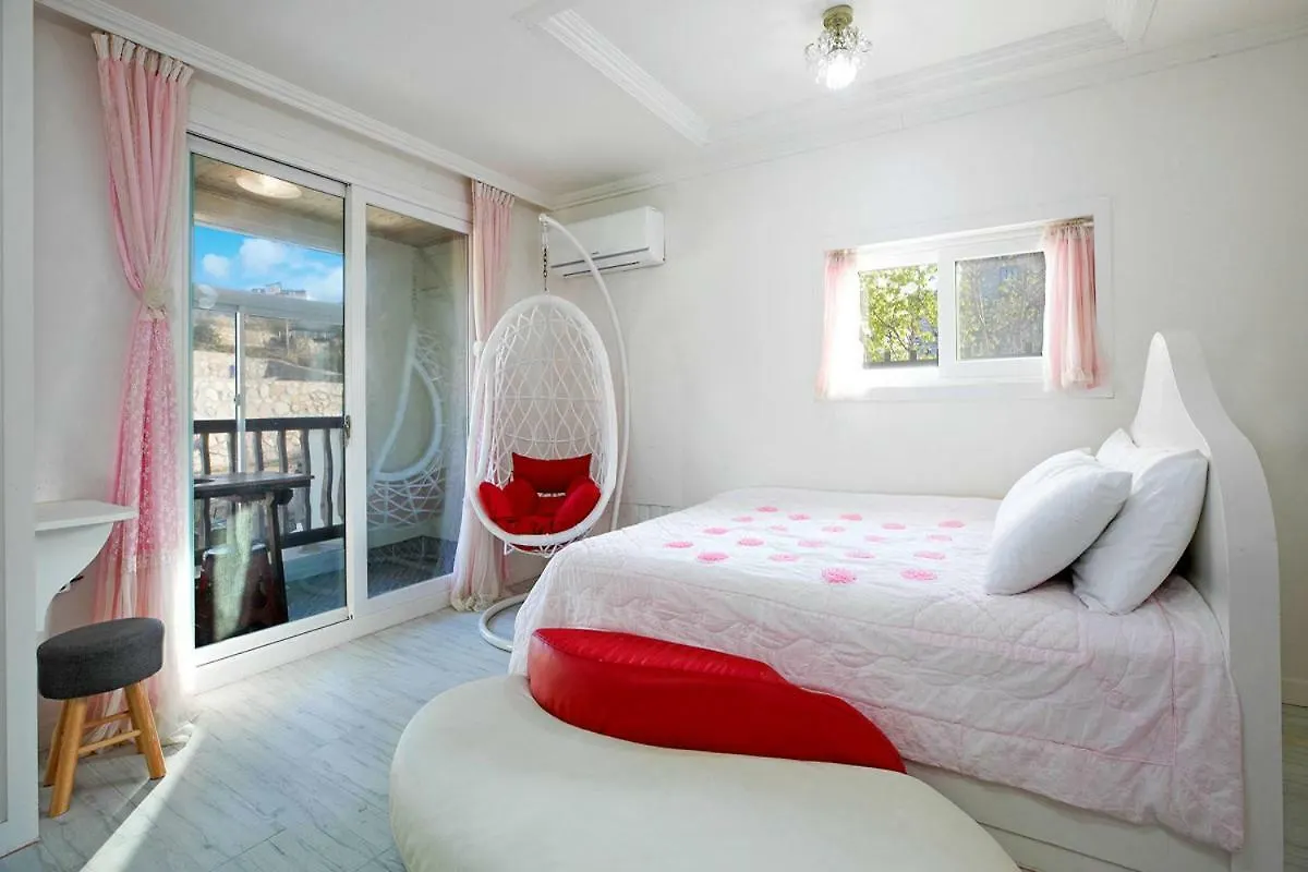Gyeongju Montmartre Pension South Korea