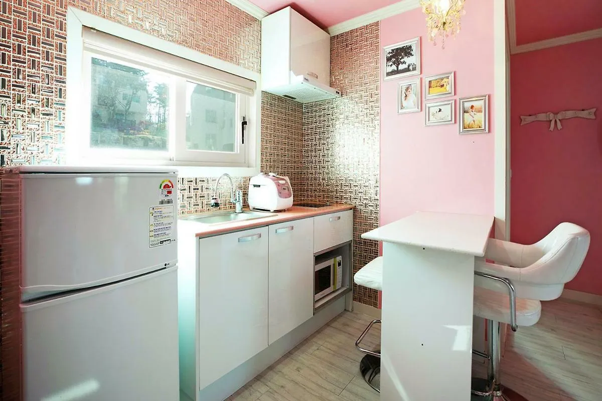 Gyeongju Montmartre Pension Holiday home