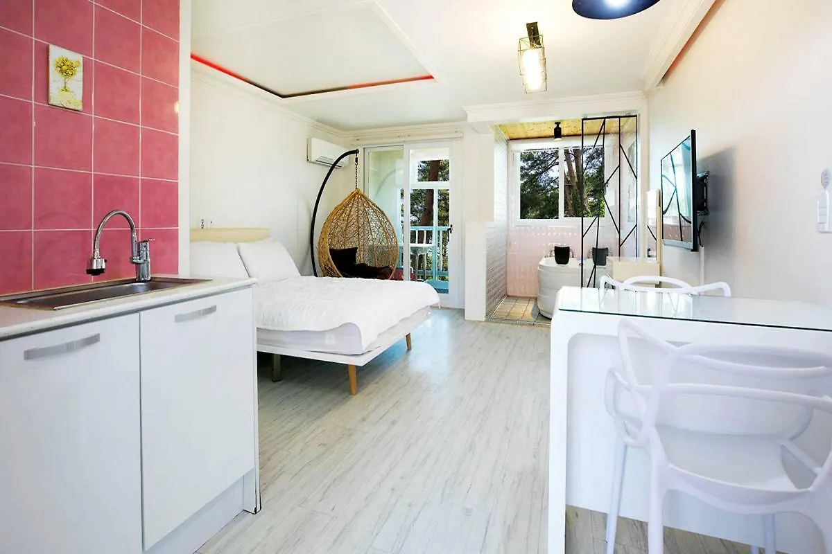 Gyeongju Montmartre Pension Holiday home