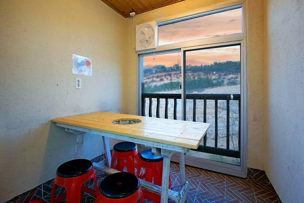 Gyeongju Montmartre Pension 0*,