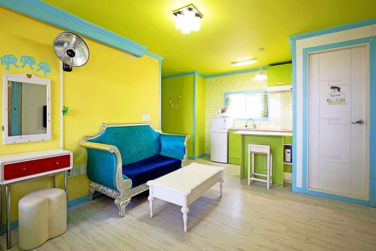 Gyeongju Montmartre Pension Holiday home