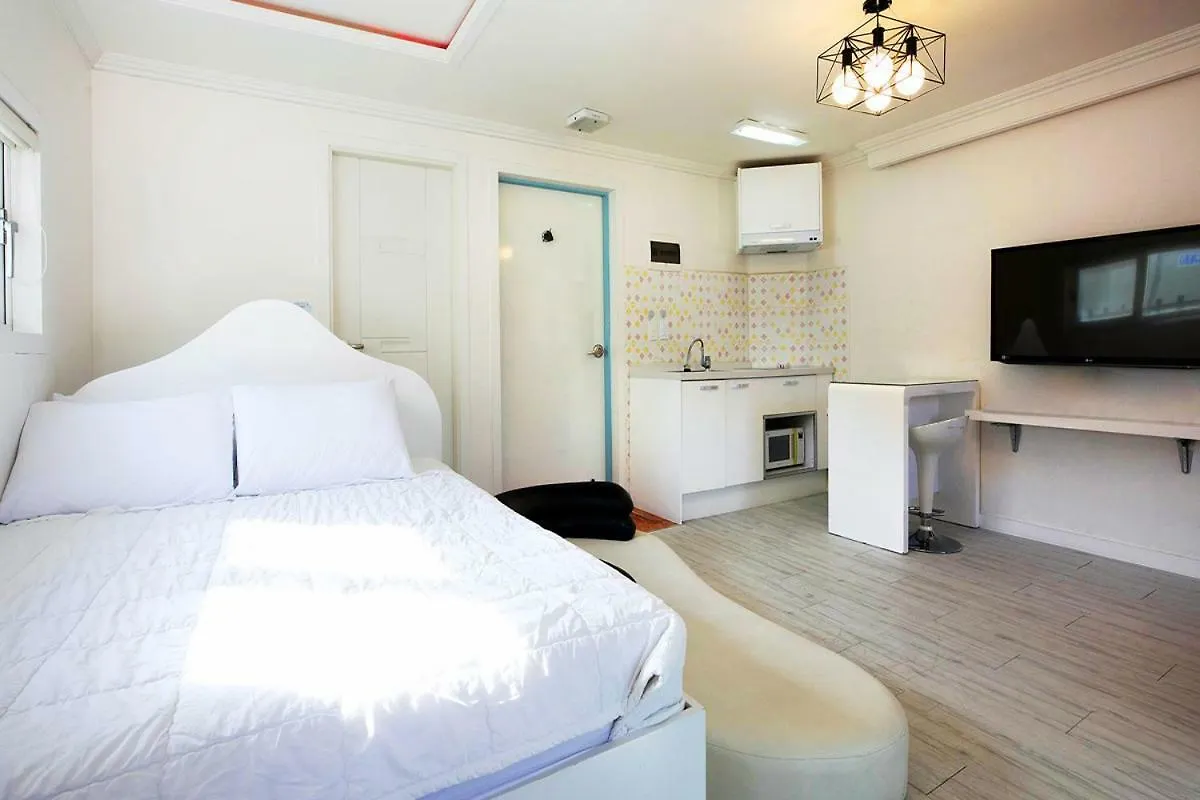 Gyeongju Montmartre Pension Holiday home