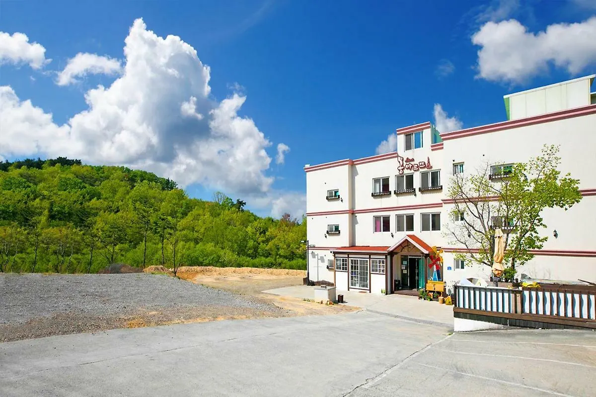 Holiday home Gyeongju Montmartre Pension